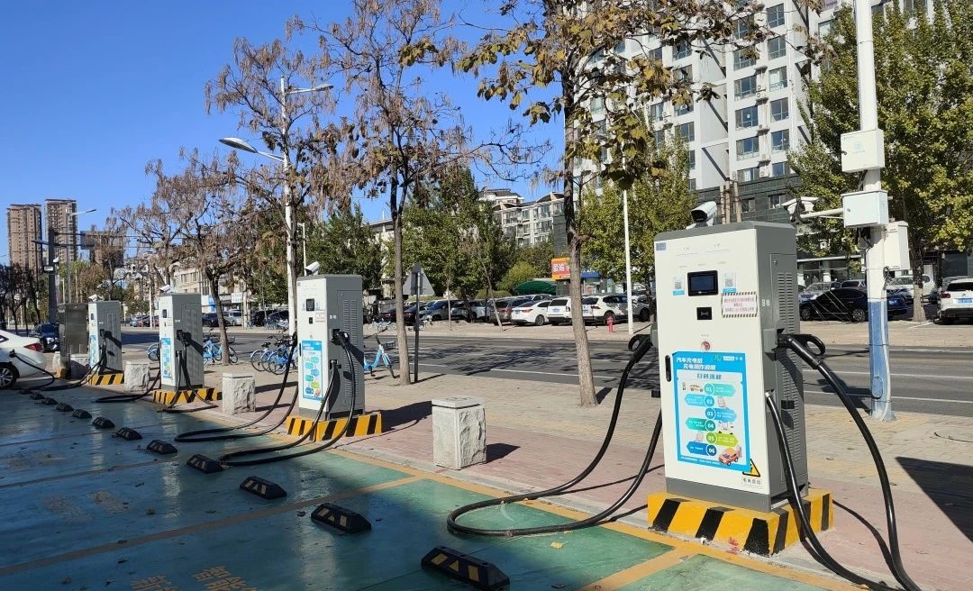 河北某小區(qū)周邊停車場(chǎng)
